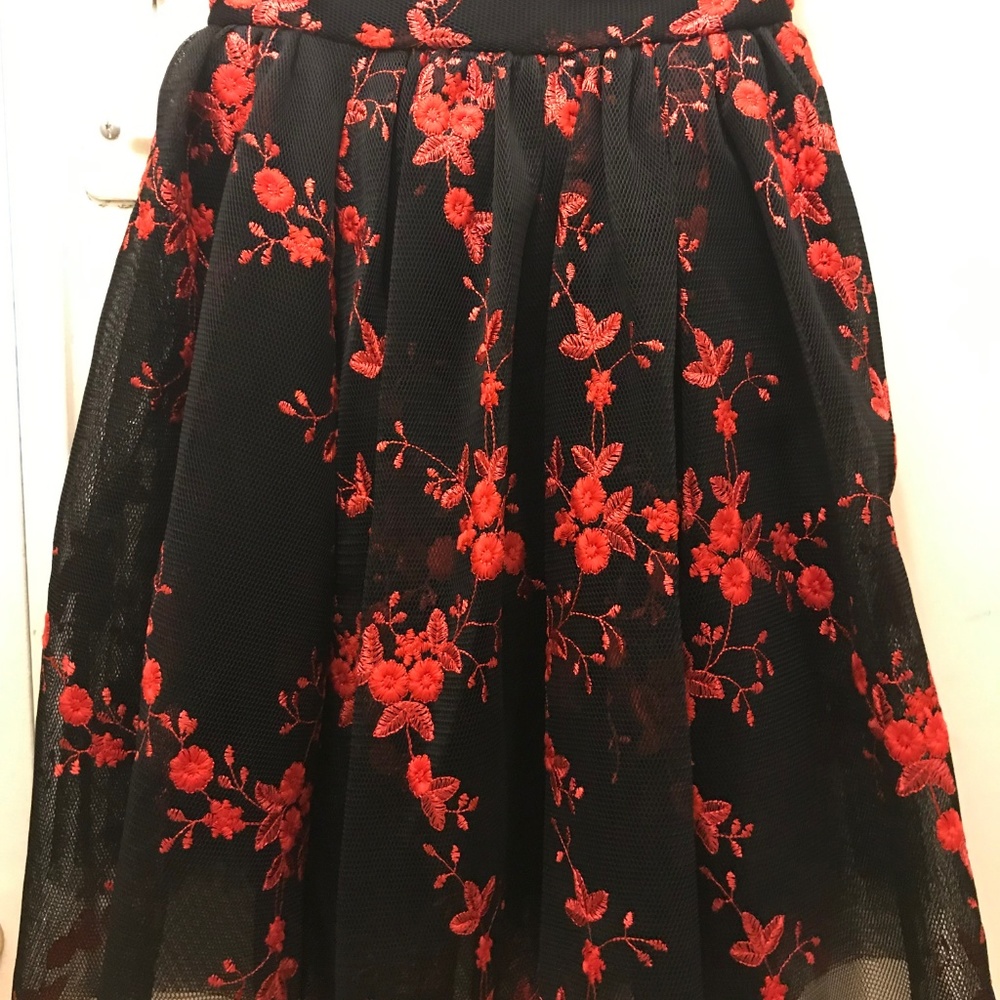 Maje NWT Black/Red skirt Sz 3 (US 6-8)